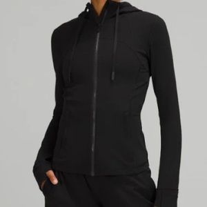 Lululemon Hooded Define Jacket Sz 8. Worn 5-7 times.
Nulu